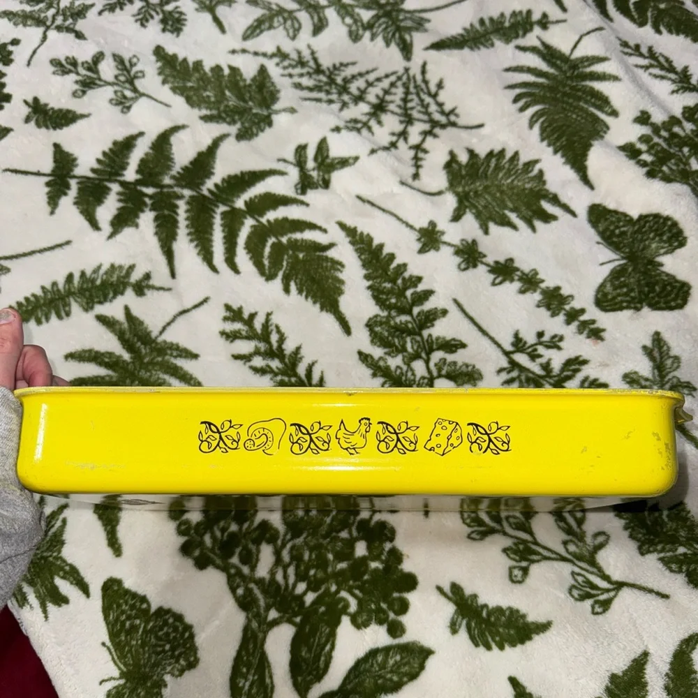 Vintage 70’s Inspired Yellow Baking Dish